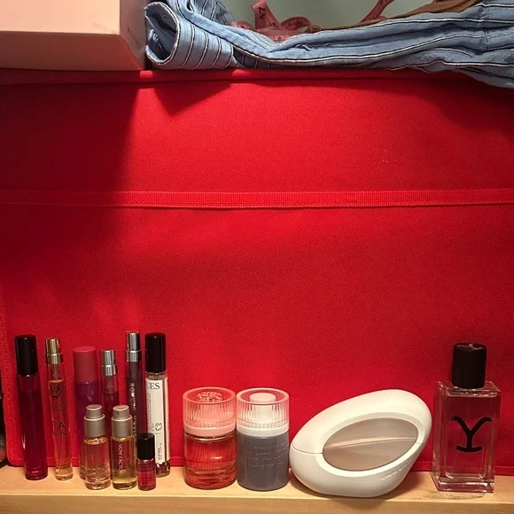 Fragrance lot - Picture 1 of 5